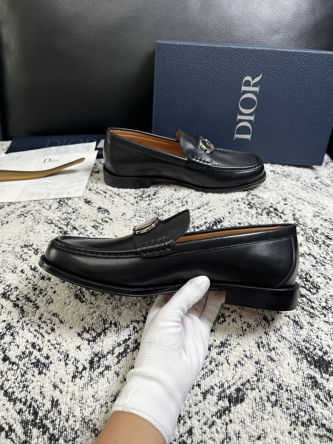 Dior  高品质  顶级工艺品  迪奥  皮鞋系列专柜同步原厂配置，意大利进口牛皮，全进口水染牛皮里垫，鞋底：原厂特供