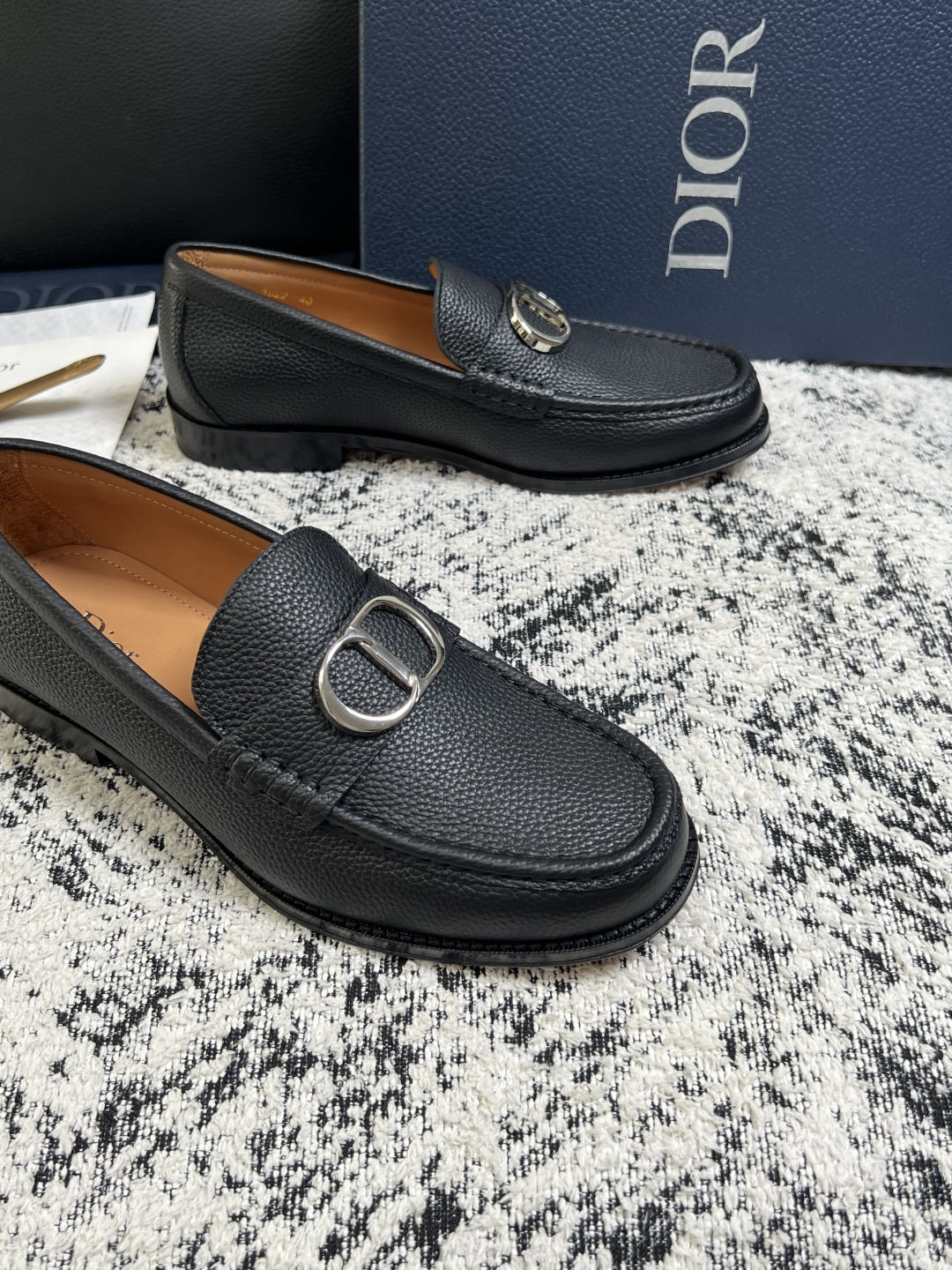 Dior  高品质  顶级工艺品  迪奥  皮鞋系列专柜同步原厂配置，意大利进口牛皮，全进口水染牛皮里垫，鞋底：原厂特供