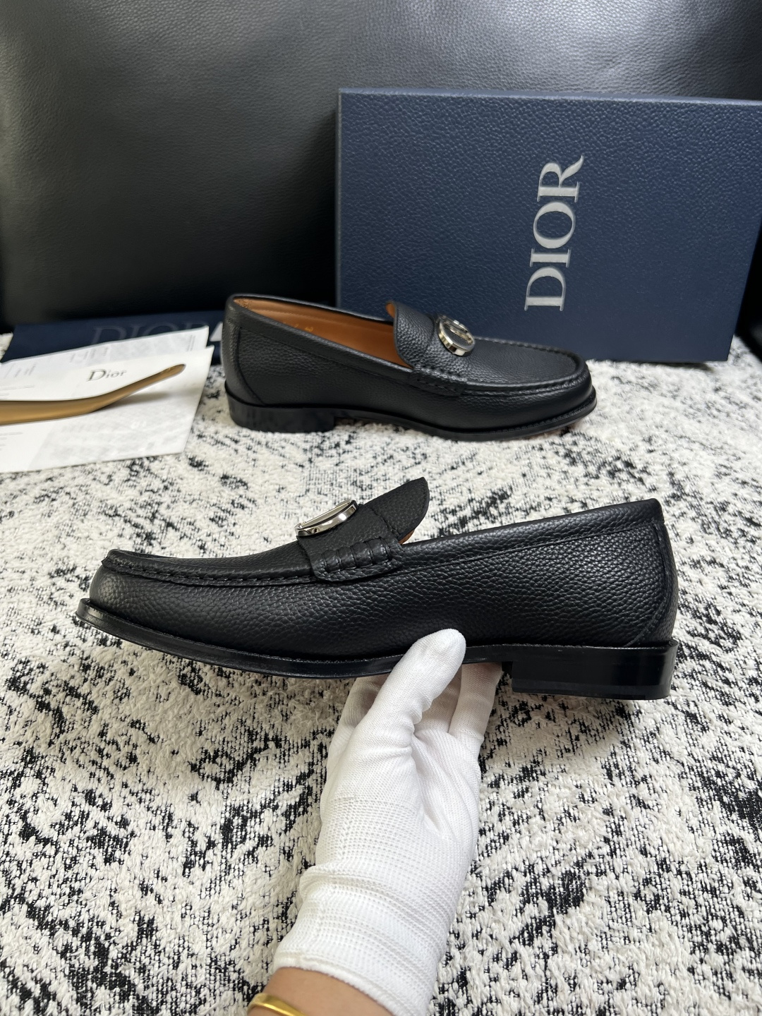 Dior  高品质  顶级工艺品  迪奥  皮鞋系列专柜同步原厂配置，意大利进口牛皮，全进口水染牛皮里垫，鞋底：原厂特供