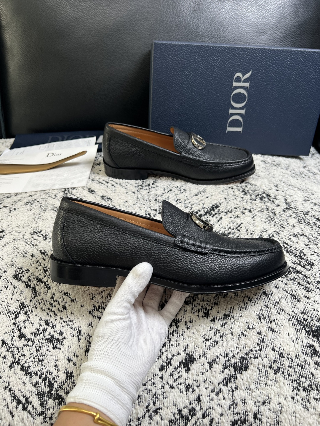 Dior  高品质  顶级工艺品  迪奥  皮鞋系列专柜同步原厂配置，意大利进口牛皮，全进口水染牛皮里垫，鞋底：原厂特供