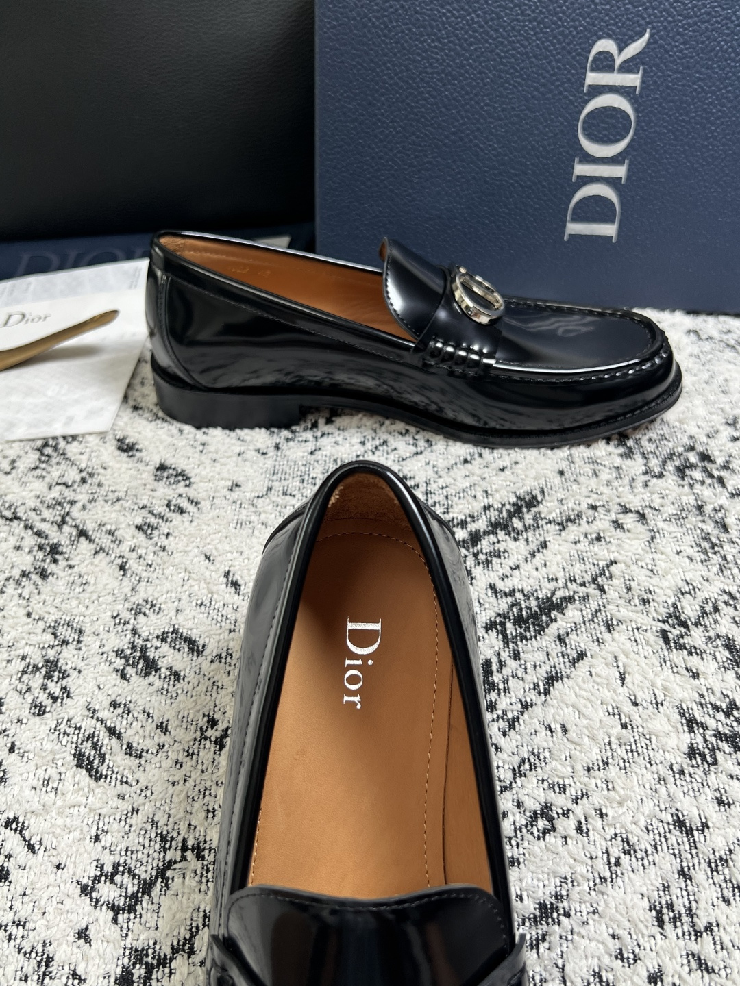 Dior  高品质  顶级工艺品  迪奥  皮鞋系列专柜同步原厂配置，意大利进口牛皮，全进口水染牛皮里垫，鞋底：原厂特供