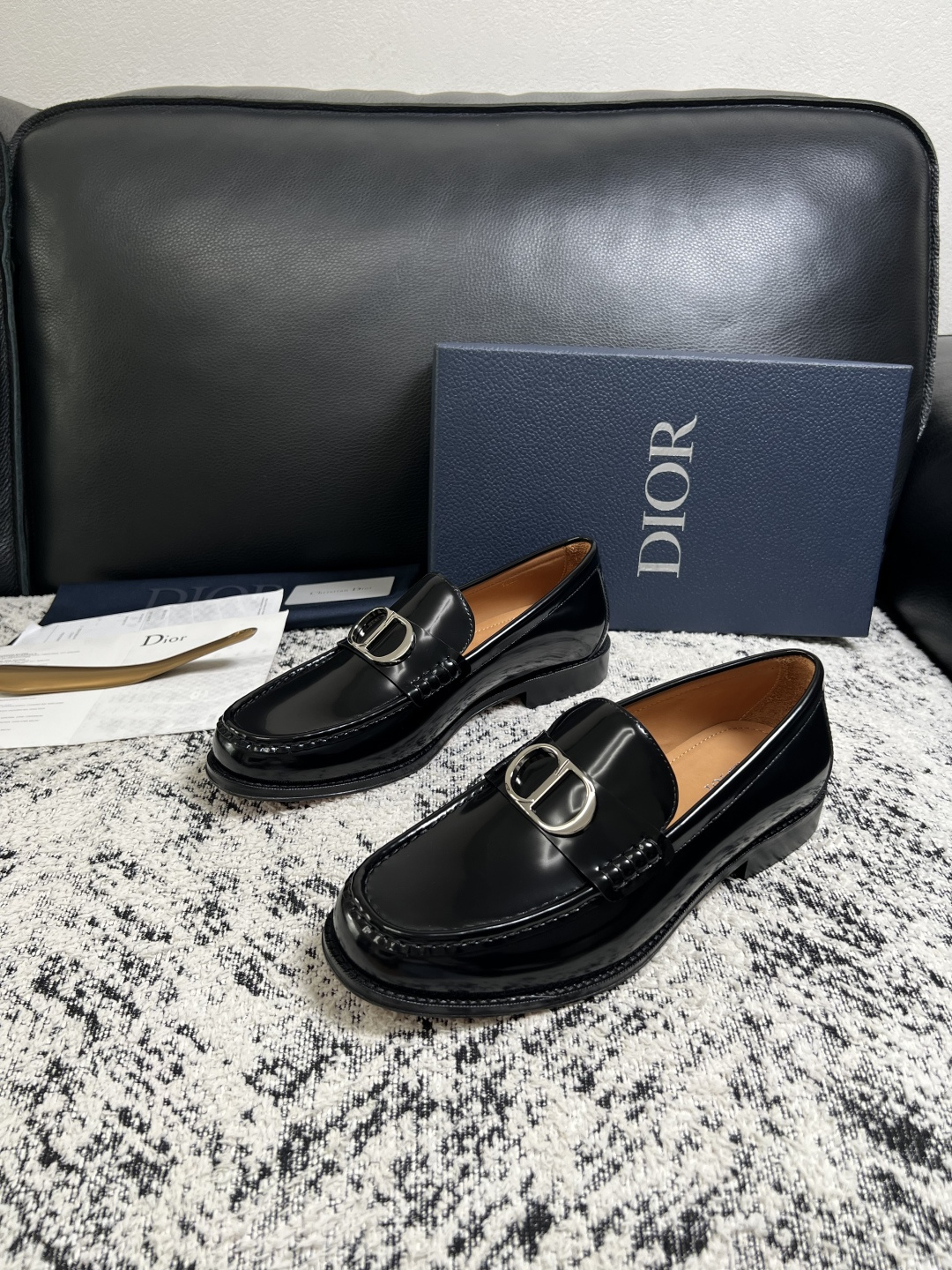Dior  高品质  顶级工艺品  迪奥  皮鞋系列专柜同步原厂配置，意大利进口牛皮，全进口水染牛皮里垫，鞋底：原厂特供