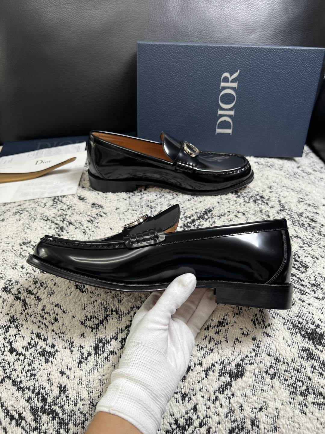 Dior  高品质  顶级工艺品  迪奥  皮鞋系列专柜同步原厂配置，意大利进口牛皮，全进口水染牛皮里垫，鞋底：原厂特供