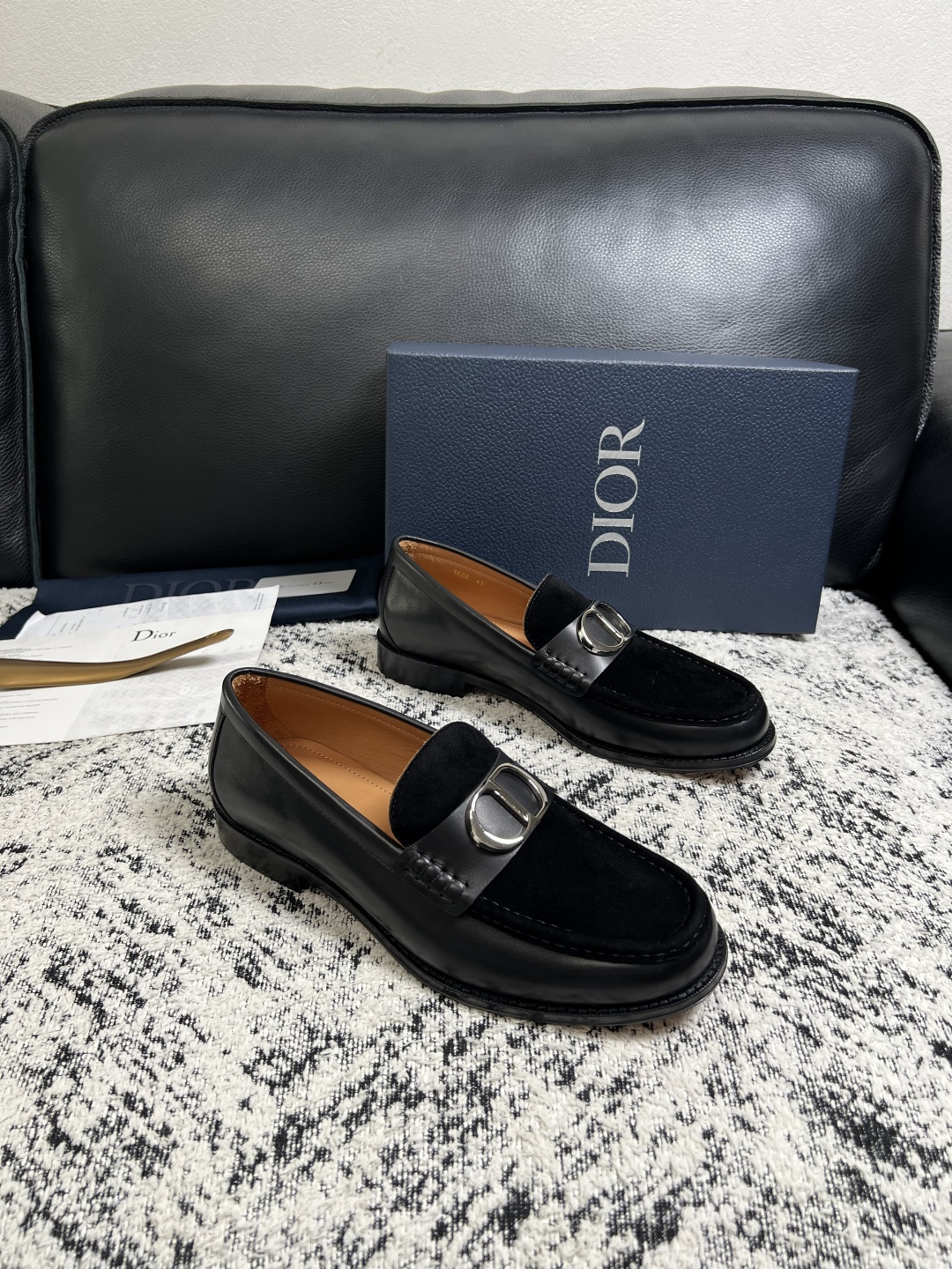 Dior  高品质  顶级工艺品  迪奥  皮鞋系列专柜同步原厂配置，意大利进口牛皮，全进口水染牛皮里垫，鞋底：原厂特供