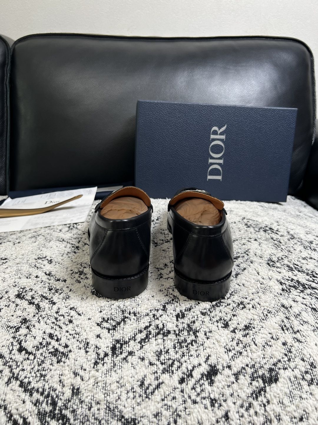 Dior  高品质  顶级工艺品  迪奥  皮鞋系列专柜同步原厂配置，意大利进口牛皮，全进口水染牛皮里垫，鞋底：原厂特供