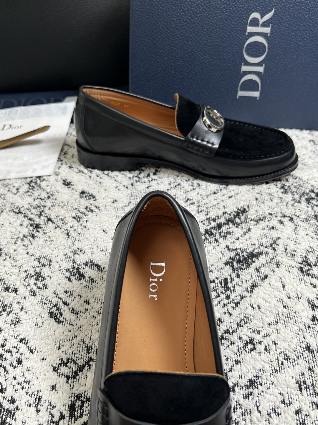 Dior  高品质  顶级工艺品  迪奥  皮鞋系列专柜同步原厂配置，意大利进口牛皮，全进口水染牛皮里垫，鞋底：原厂特供