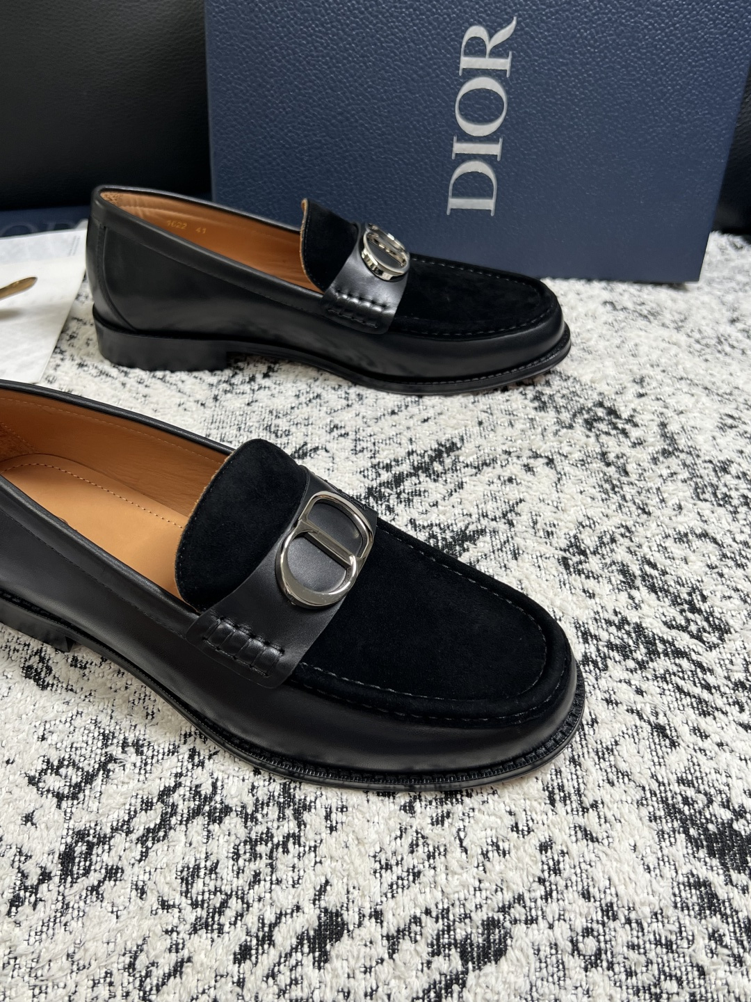 Dior  高品质  顶级工艺品  迪奥  皮鞋系列专柜同步原厂配置，意大利进口牛皮，全进口水染牛皮里垫，鞋底：原厂特供