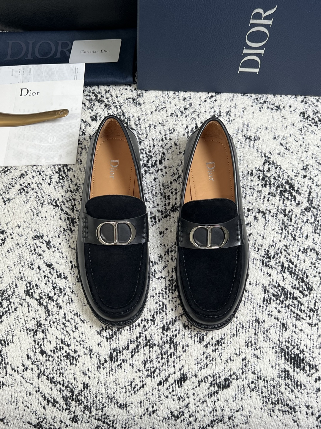 Dior  高品质  顶级工艺品  迪奥  皮鞋系列专柜同步原厂配置，意大利进口牛皮，全进口水染牛皮里垫，鞋底：原厂特供