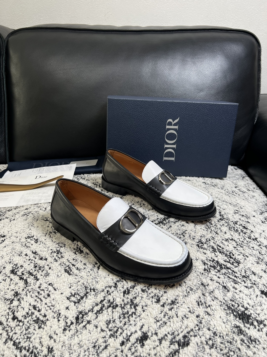 Dior  高品质  顶级工艺品  迪奥  皮鞋系列专柜同步原厂配置，意大利进口牛皮，全进口水染牛皮里垫，鞋底：原厂特供