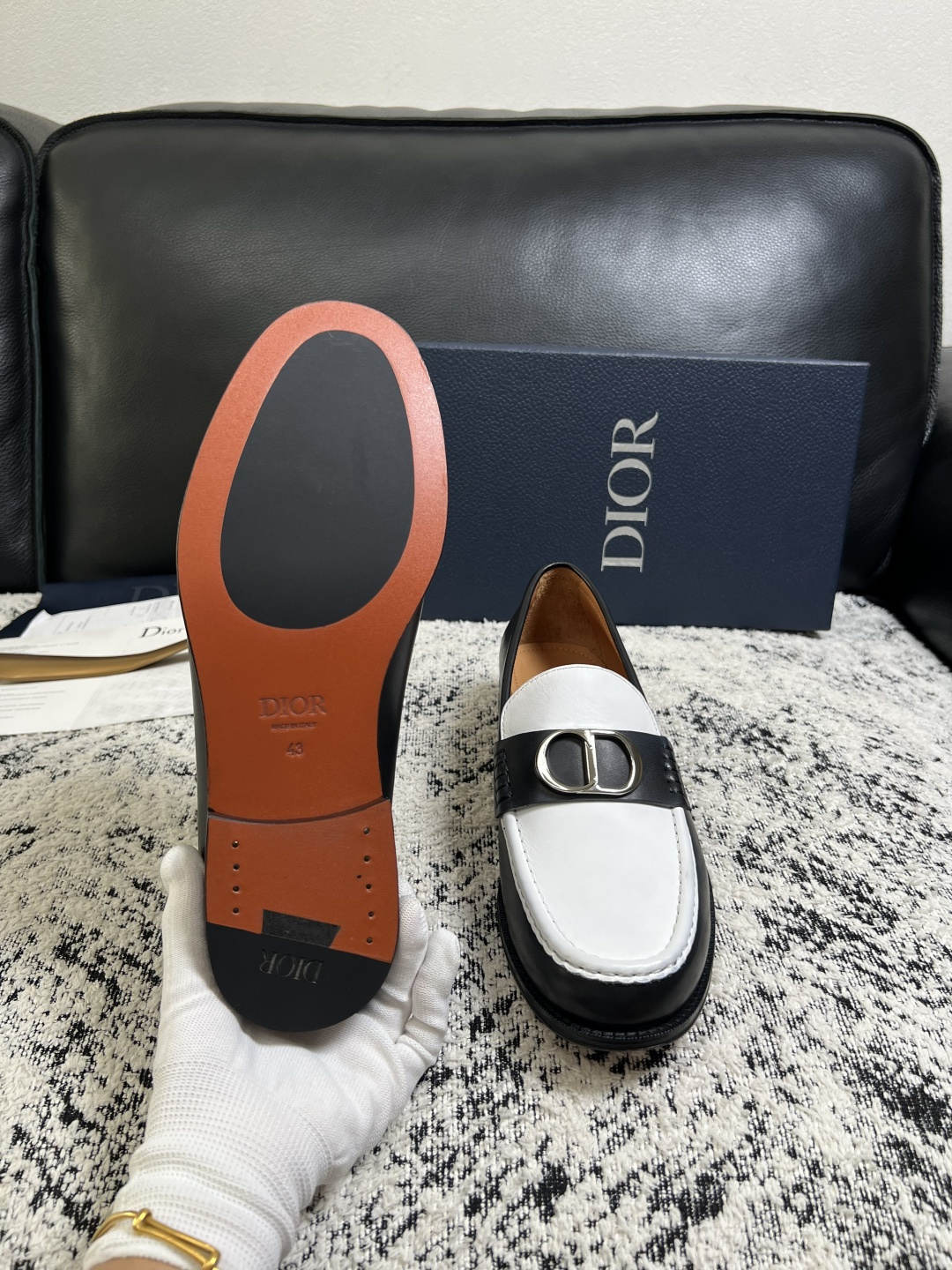 Dior  高品质  顶级工艺品  迪奥  皮鞋系列专柜同步原厂配置，意大利进口牛皮，全进口水染牛皮里垫，鞋底：原厂特供