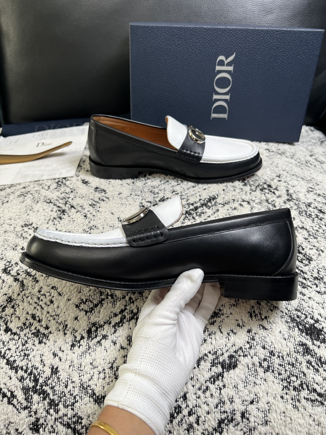 Dior  高品质  顶级工艺品  迪奥  皮鞋系列专柜同步原厂配置，意大利进口牛皮，全进口水染牛皮里垫，鞋底：原厂特供
