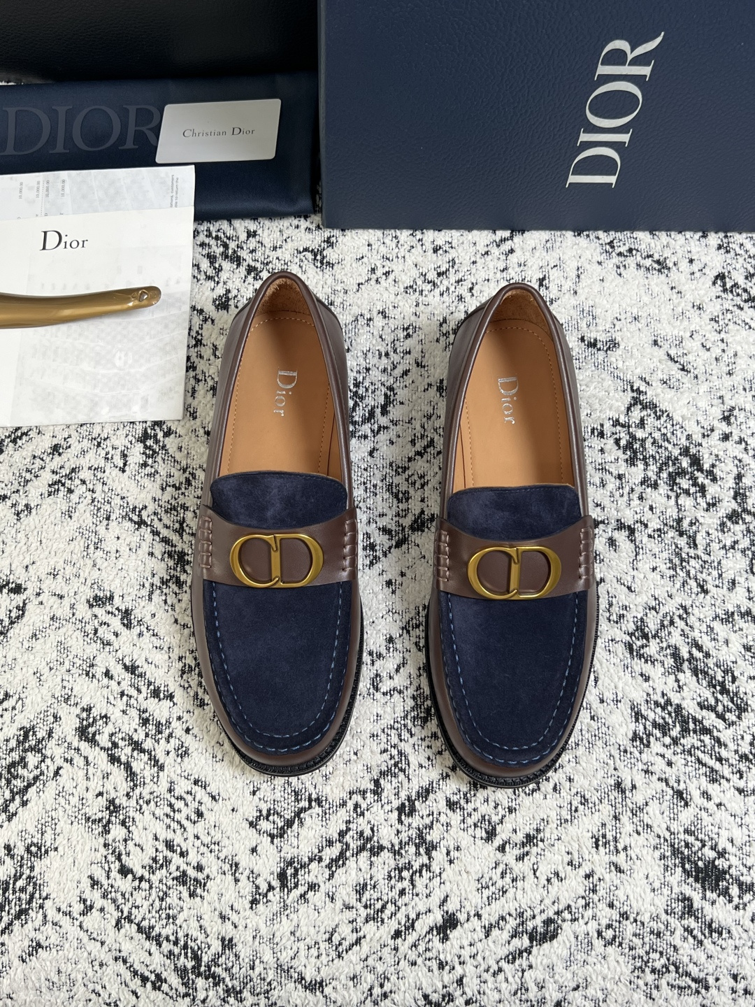 Dior  高品质  顶级工艺品  迪奥  皮鞋系列专柜同步原厂配置，意大利进口牛皮，全进口水染牛皮里垫，鞋底：原厂特供