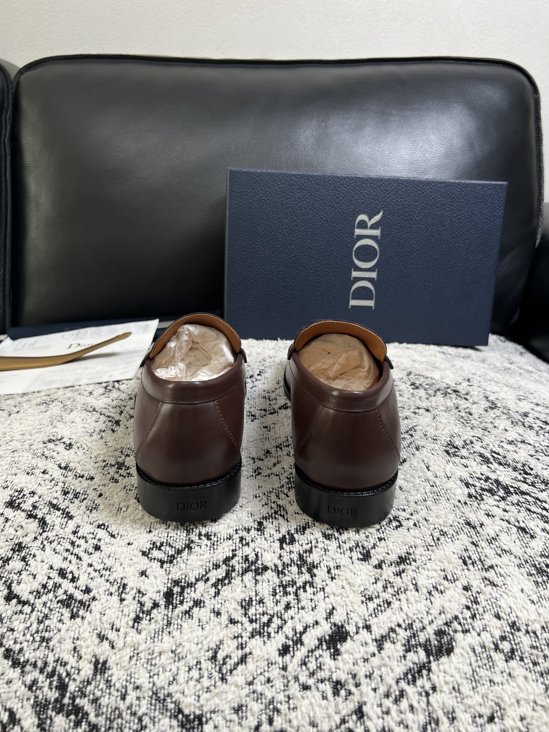 Dior  高品质  顶级工艺品  迪奥  皮鞋系列专柜同步原厂配置，意大利进口牛皮，全进口水染牛皮里垫，鞋底：原厂特供