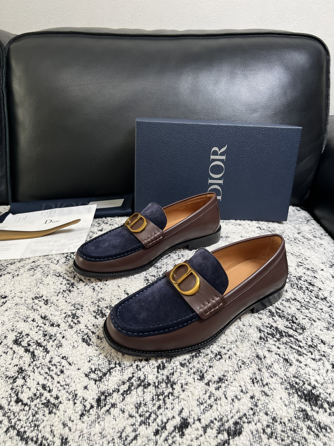 Dior  高品质  顶级工艺品  迪奥  皮鞋系列专柜同步原厂配置，意大利进口牛皮，全进口水染牛皮里垫，鞋底：原厂特供