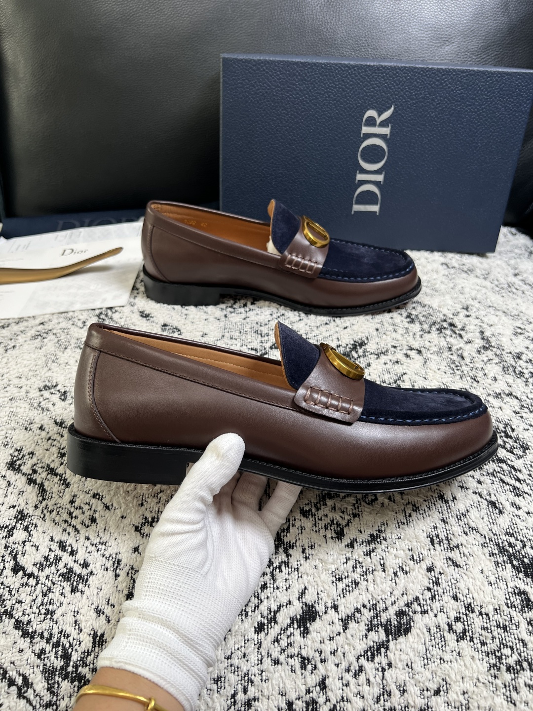 Dior  高品质  顶级工艺品  迪奥  皮鞋系列专柜同步原厂配置，意大利进口牛皮，全进口水染牛皮里垫，鞋底：原厂特供