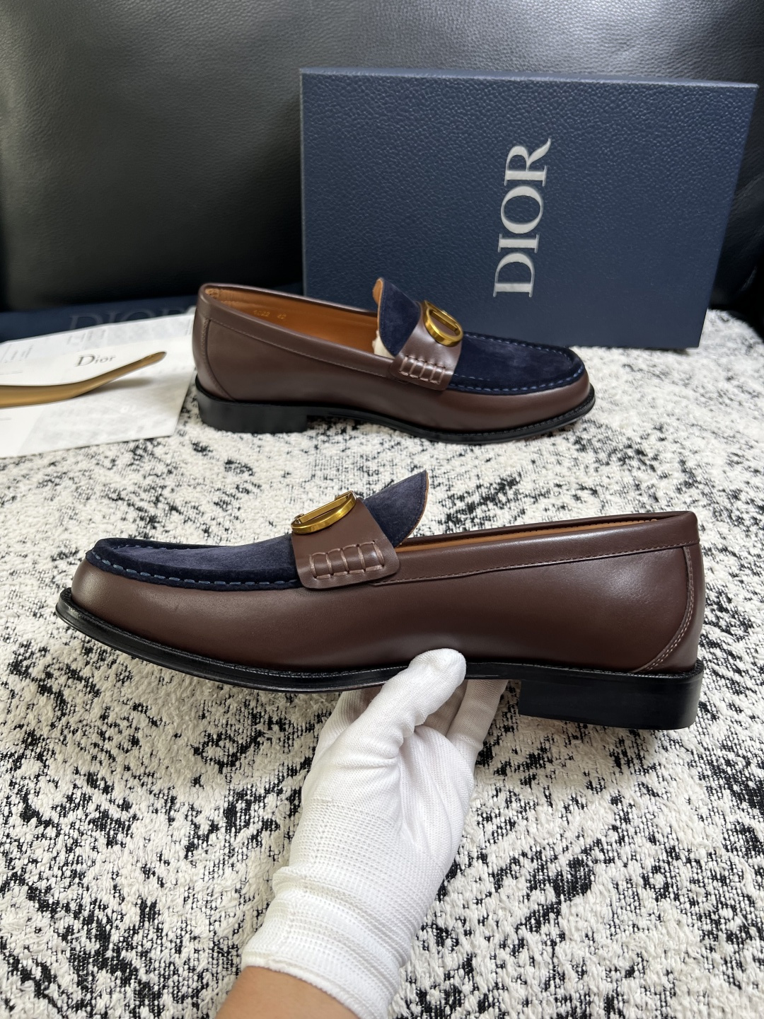 Dior  高品质  顶级工艺品  迪奥  皮鞋系列专柜同步原厂配置，意大利进口牛皮，全进口水染牛皮里垫，鞋底：原厂特供