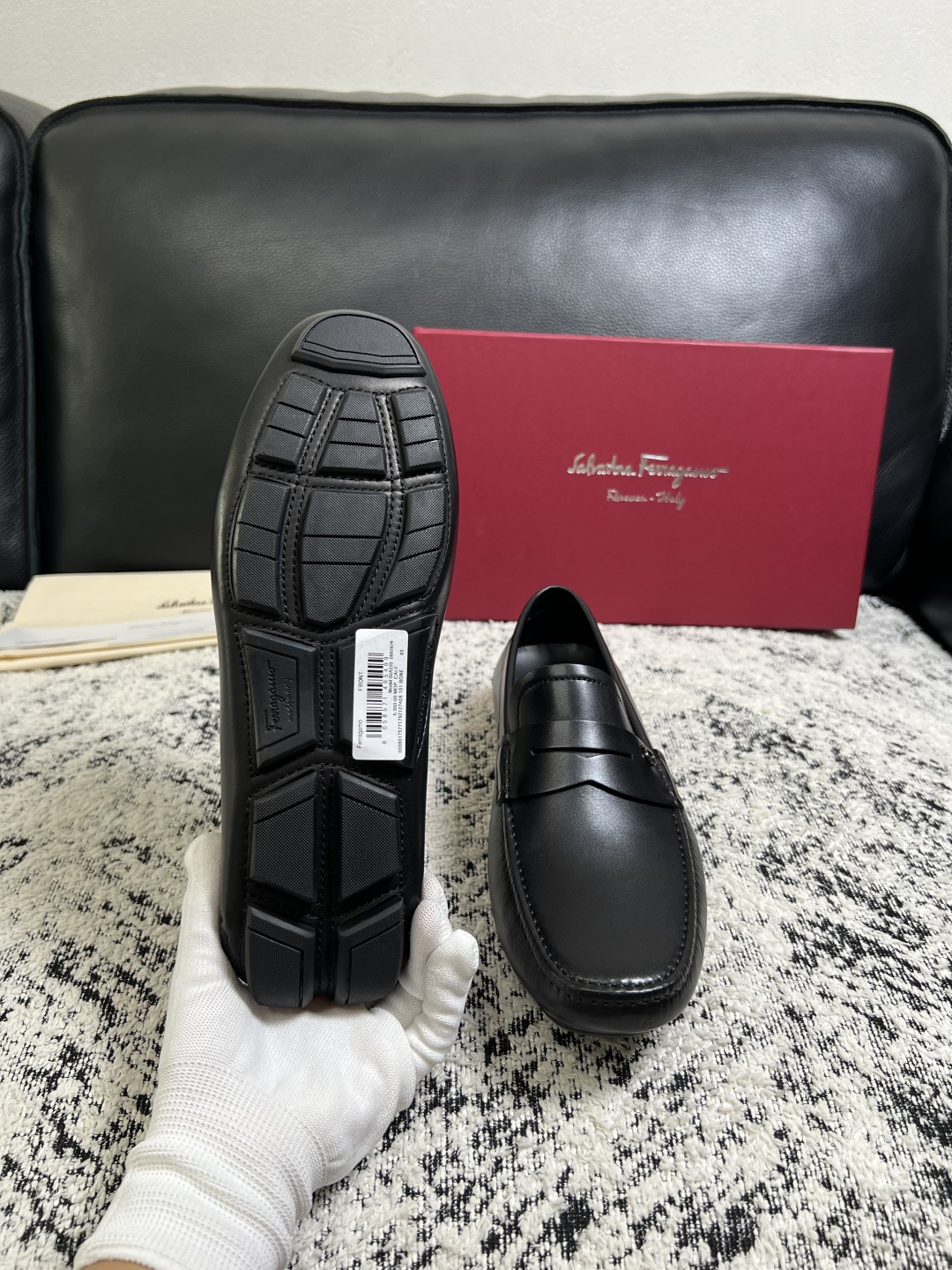 Ferragamo  高品质  顶级工艺品  菲拉格慕  豆豆鞋专柜同步发售原厂配置，意大利进口原版牛皮，进口水染牛里 