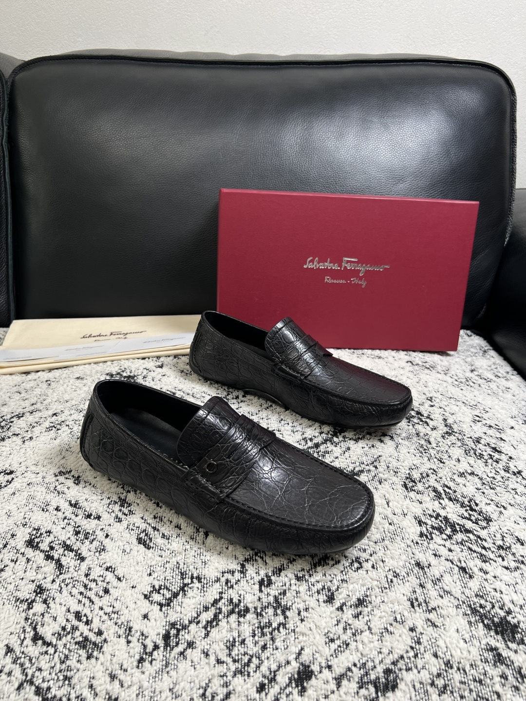 Ferragamo 高品质 顶级工艺品 菲拉格慕 豆豆鞋专柜同步发售原厂配置,意大利进口原版牛皮,进口水染牛里 Ferragamo 高品质 顶级工艺品 菲拉格慕 豆豆鞋专柜同步发售原厂配置,意大利进口原版牛皮,进口水染牛里