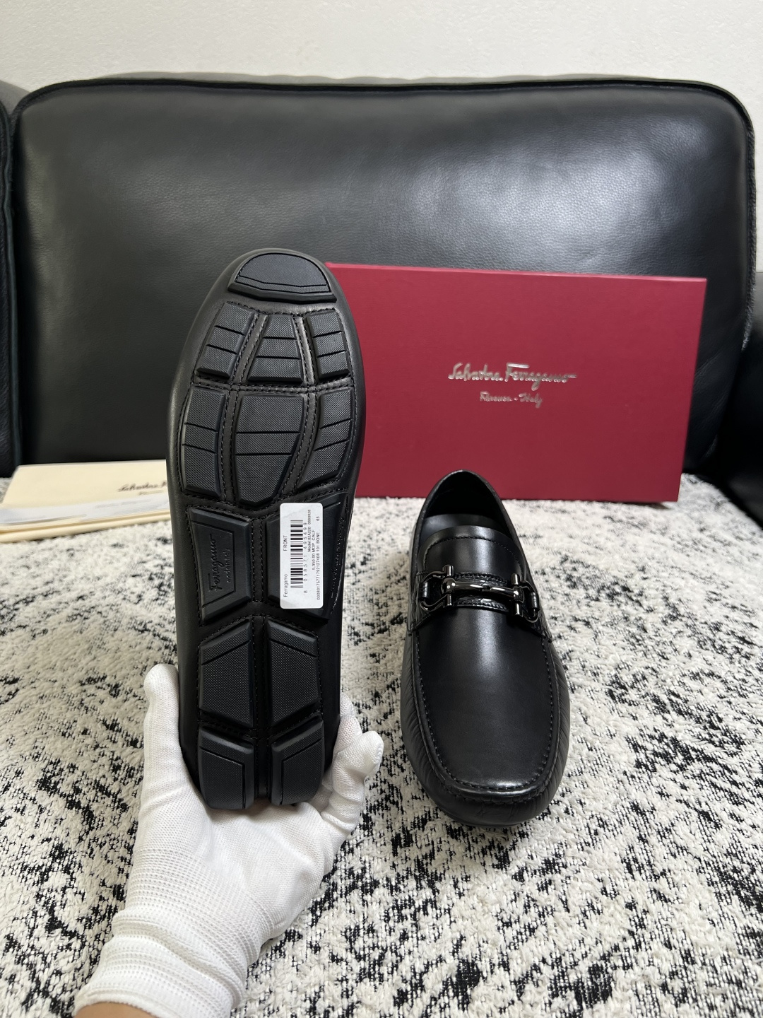 Ferragamo  高品质  顶级工艺品  菲拉格慕  豆豆鞋专柜同步发售原厂配置，意大利进口原版牛皮，进口水染牛里 