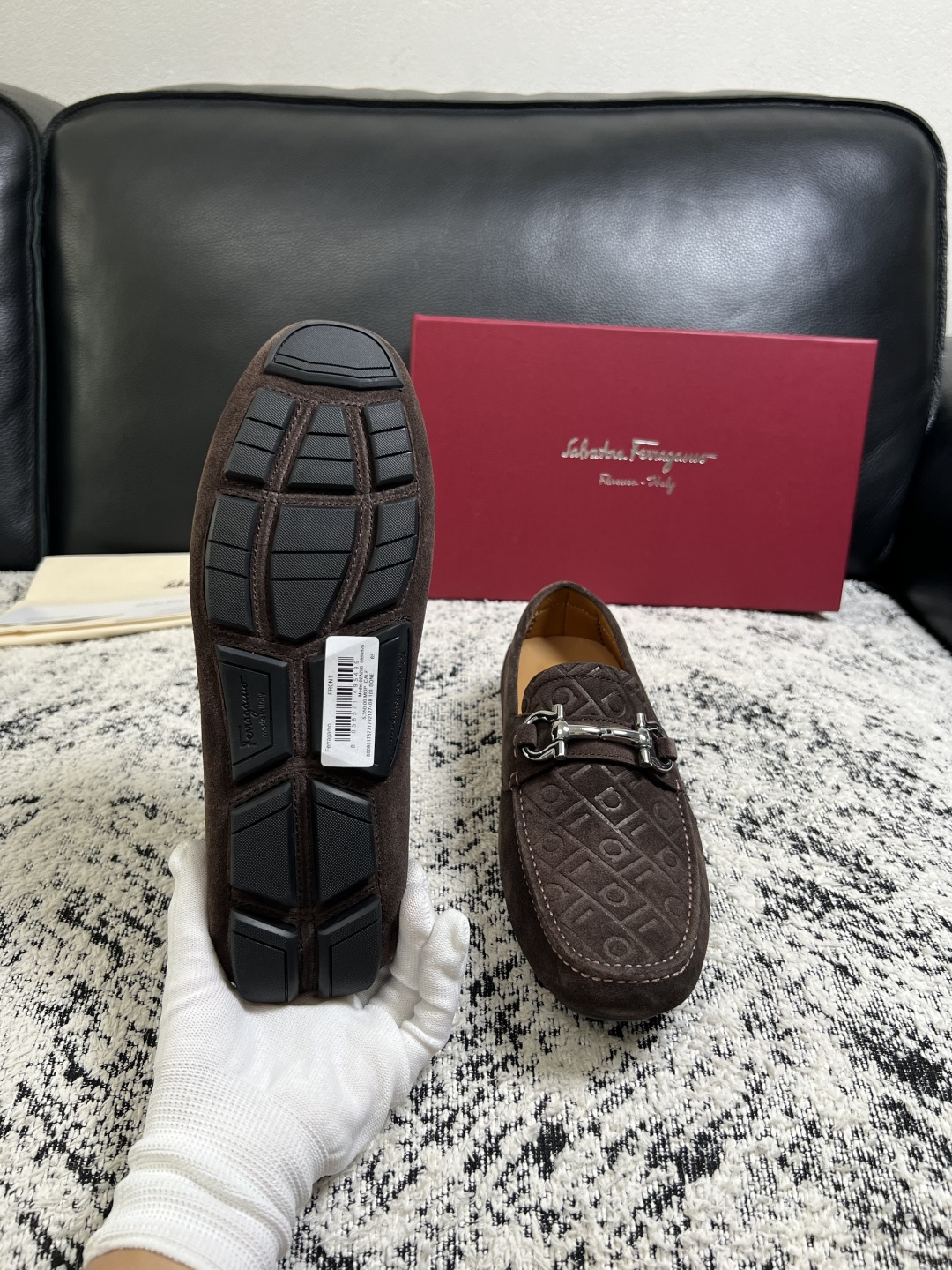 Ferragamo  高品质  顶级工艺品  菲拉格慕  豆豆鞋专柜同步发售原厂配置，意大利进口原版牛皮，进口水染牛里 