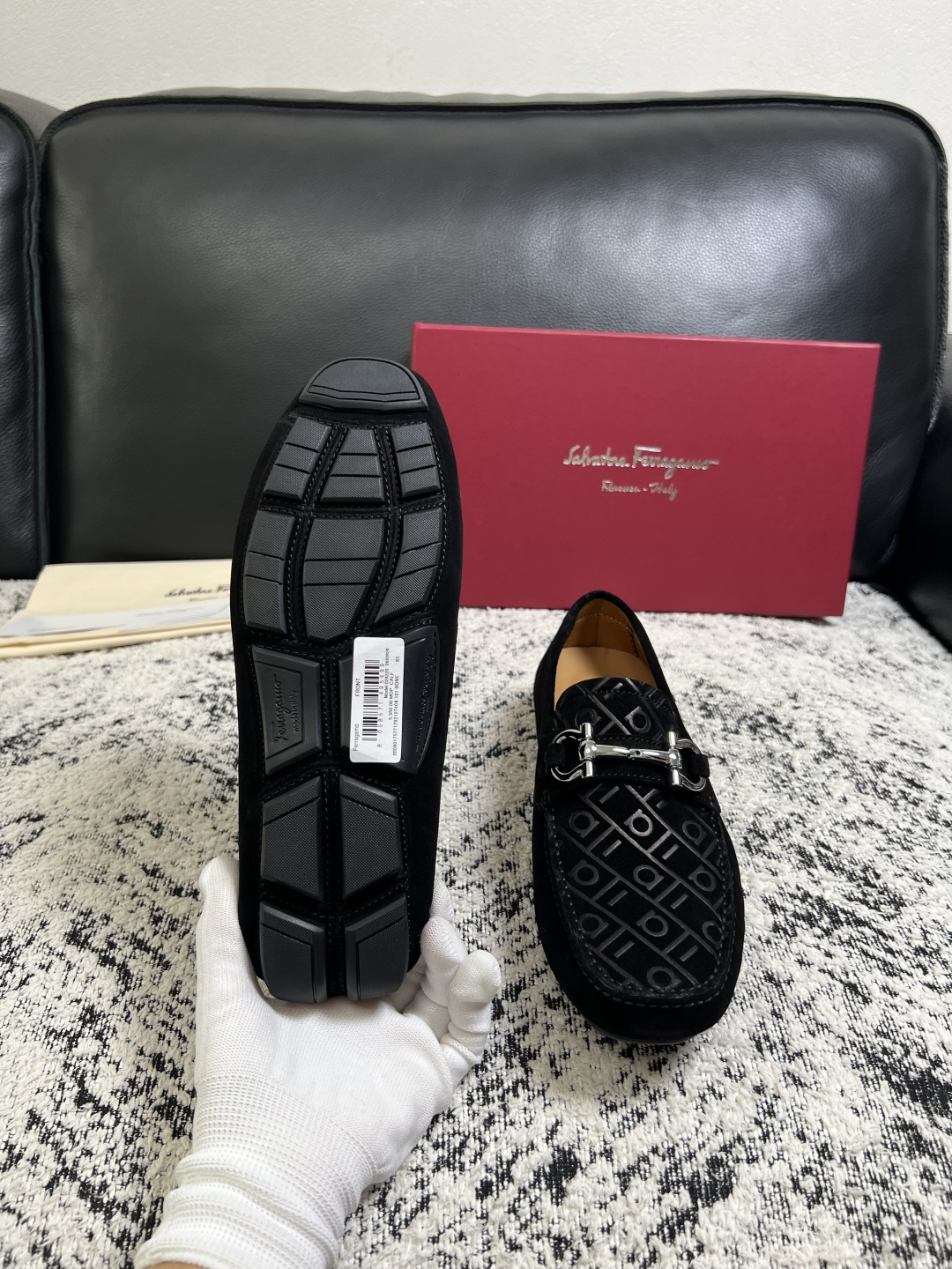 Ferragamo  高品质  顶级工艺品  菲拉格慕  豆豆鞋专柜同步发售原厂配置，意大利进口原版牛皮，进口水染牛里 