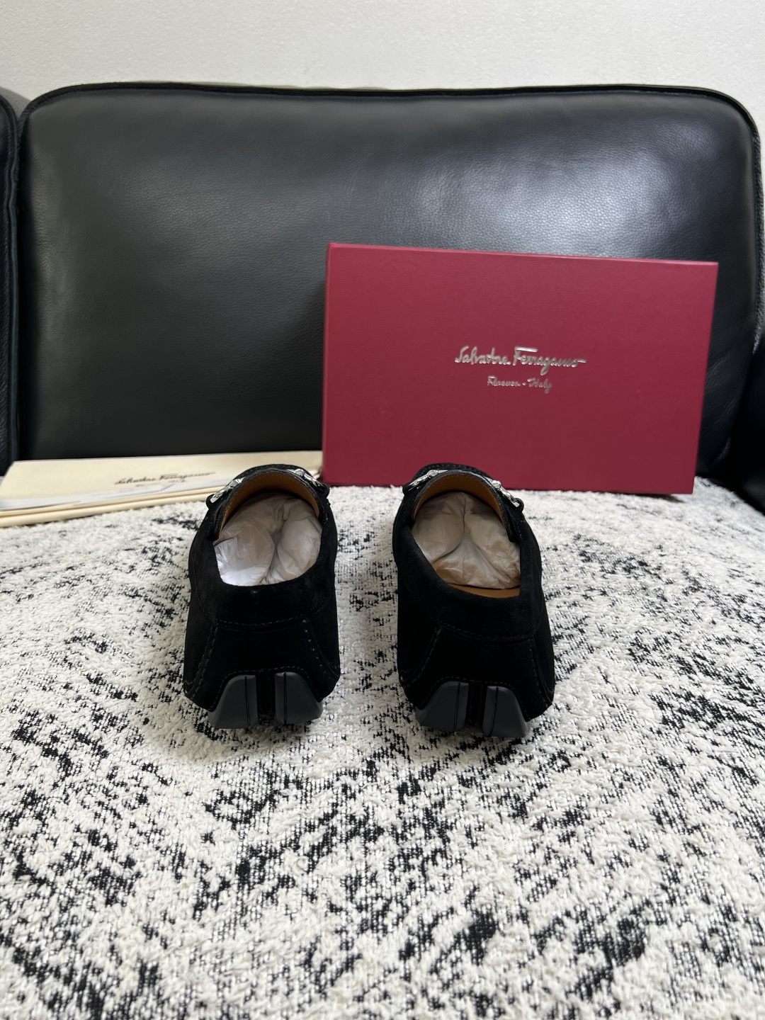 Ferragamo  高品质  顶级工艺品  菲拉格慕  豆豆鞋专柜同步发售原厂配置，意大利进口原版牛皮，进口水染牛里 