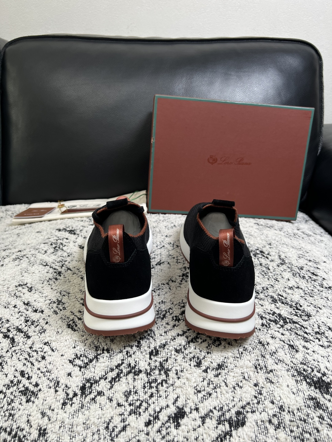 Loro Piana  高品质  顶级工艺品  诺悠翩雅  新品专柜同步原厂配置，鞋面意大利进口牛皮面料，高品质拼接工艺