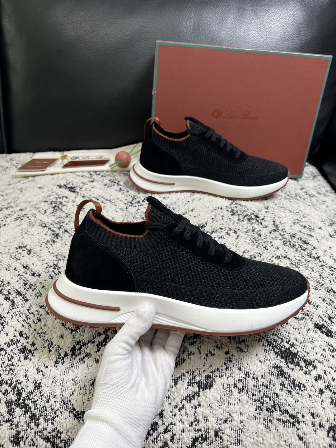 Loro Piana  高品质  顶级工艺品  诺悠翩雅  新品专柜同步原厂配置，鞋面意大利进口牛皮面料，高品质拼接工艺