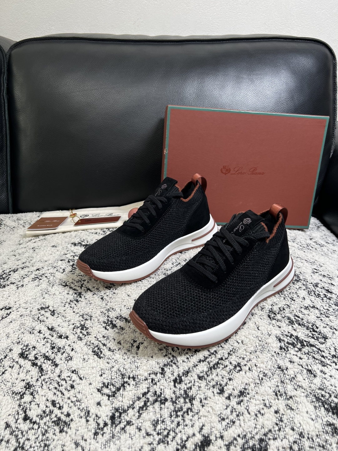 Loro Piana  高品质  顶级工艺品  诺悠翩雅  新品专柜同步原厂配置，鞋面意大利进口牛皮面料，高品质拼接工艺