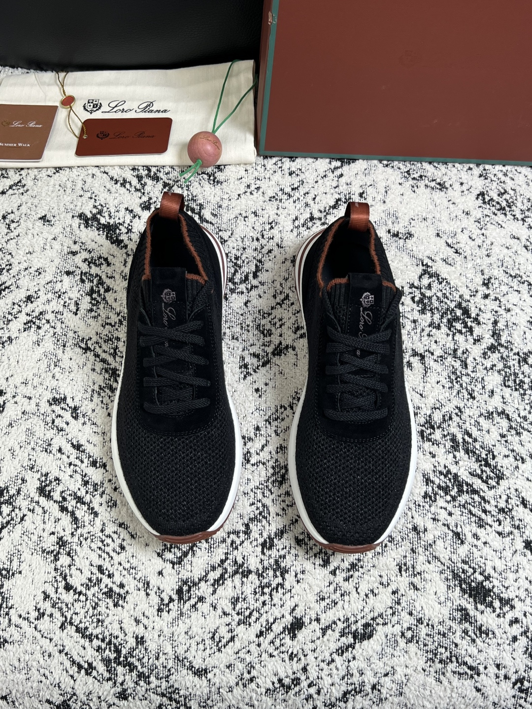 Loro Piana  高品质  顶级工艺品  诺悠翩雅  新品专柜同步原厂配置，鞋面意大利进口牛皮面料，高品质拼接工艺