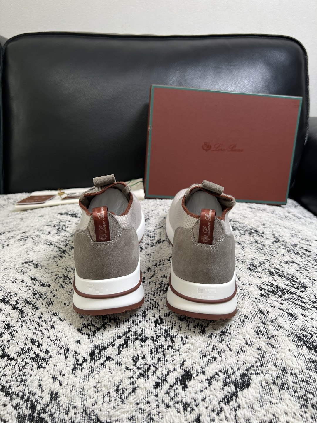 Loro Piana  高品质  顶级工艺品  诺悠翩雅  新品专柜同步原厂配置，鞋面意大利进口牛皮面料，高品质拼接工艺