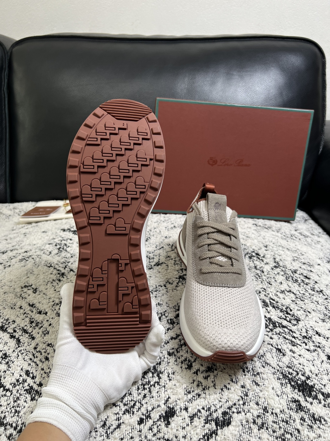 Loro Piana  高品质  顶级工艺品  诺悠翩雅  新品专柜同步原厂配置，鞋面意大利进口牛皮面料，高品质拼接工艺