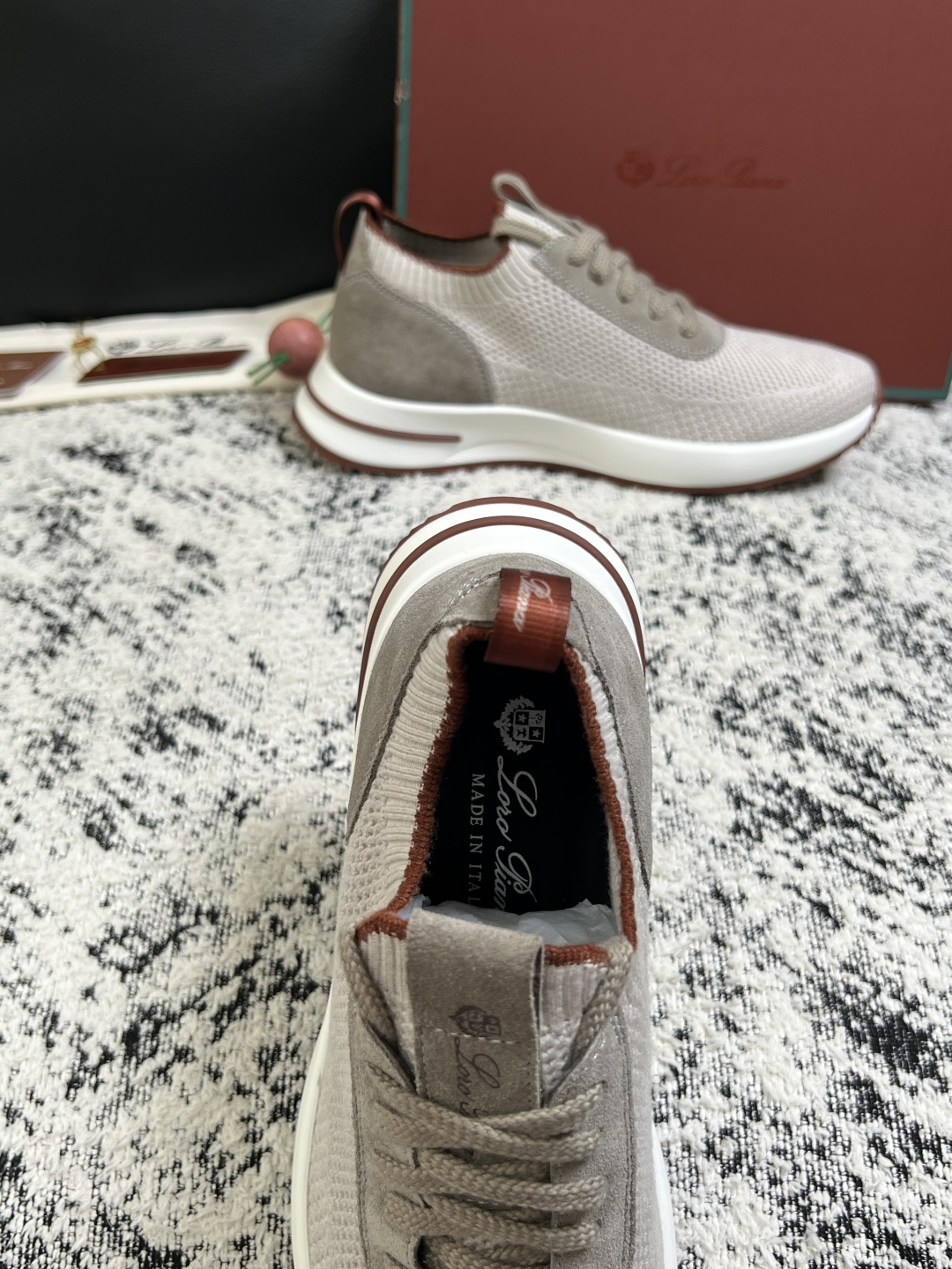 Loro Piana  高品质  顶级工艺品  诺悠翩雅  新品专柜同步原厂配置，鞋面意大利进口牛皮面料，高品质拼接工艺