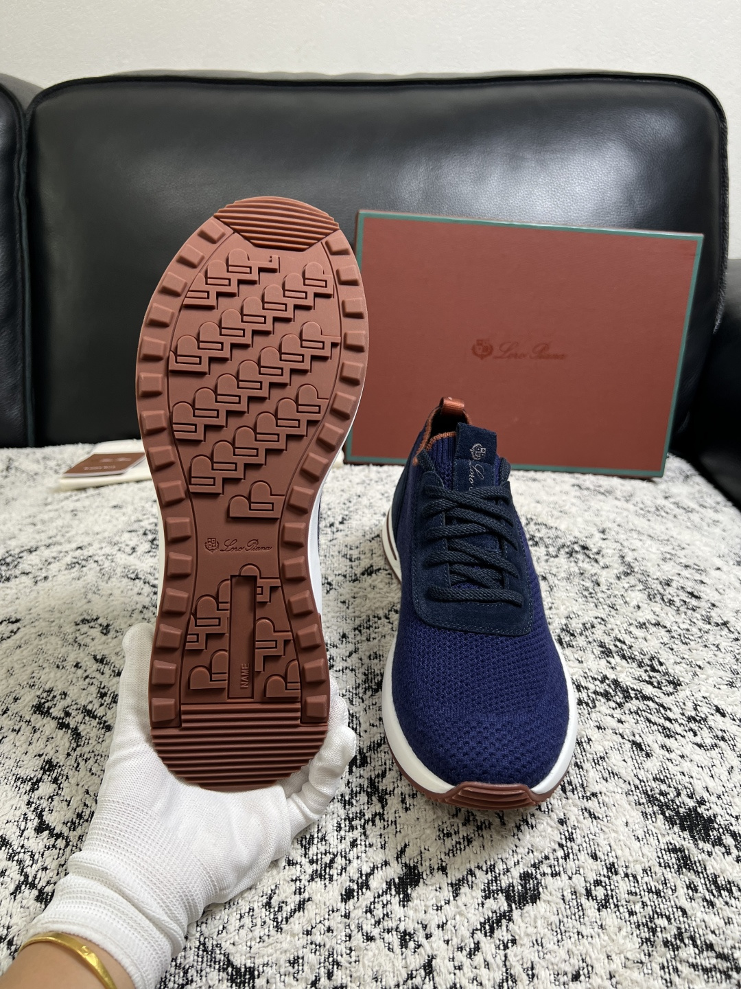 Loro Piana  高品质  顶级工艺品  诺悠翩雅  新品专柜同步原厂配置，鞋面意大利进口牛皮面料，高品质拼接工艺