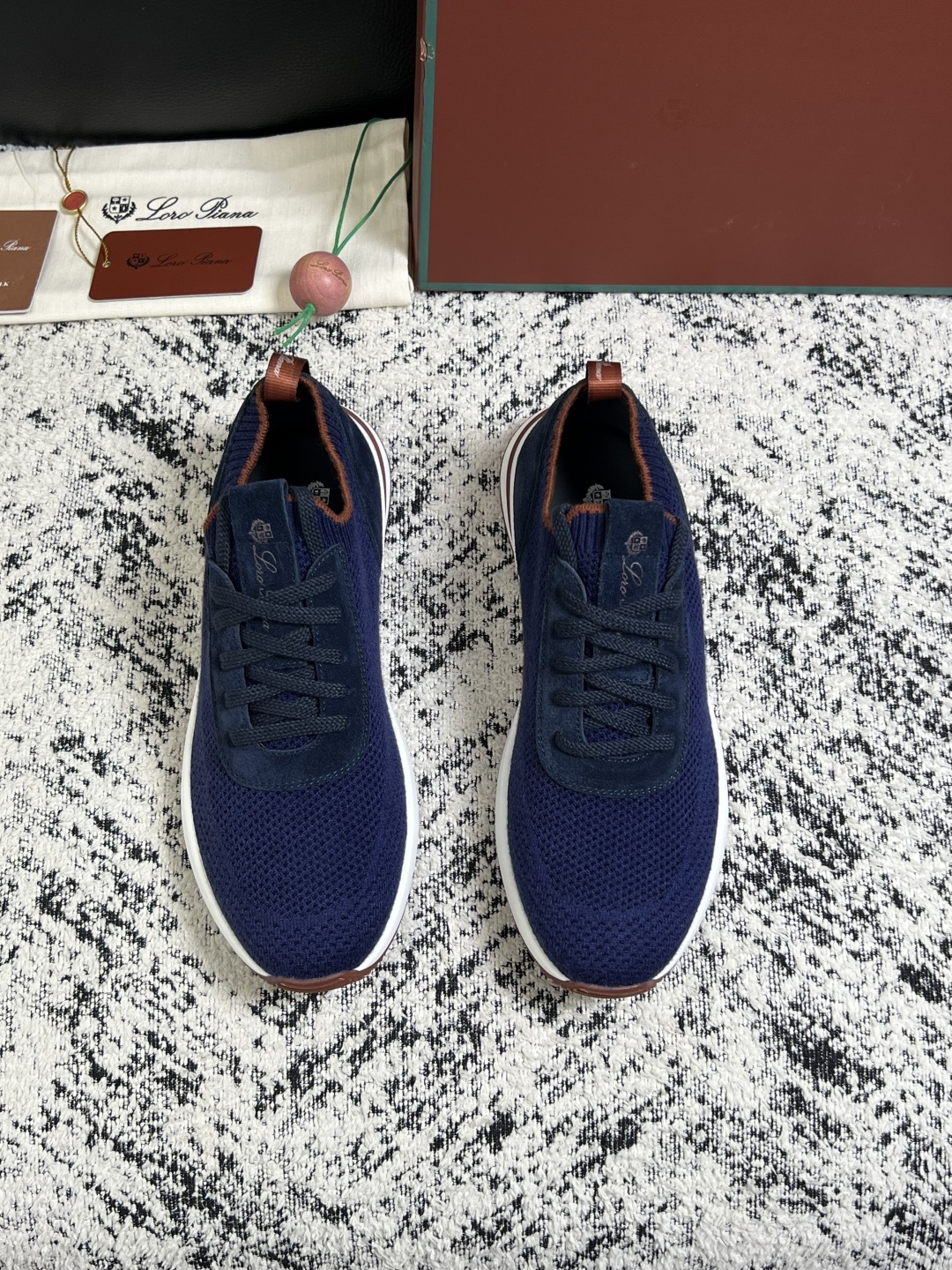 Loro Piana  高品质  顶级工艺品  诺悠翩雅  新品专柜同步原厂配置，鞋面意大利进口牛皮面料，高品质拼接工艺
