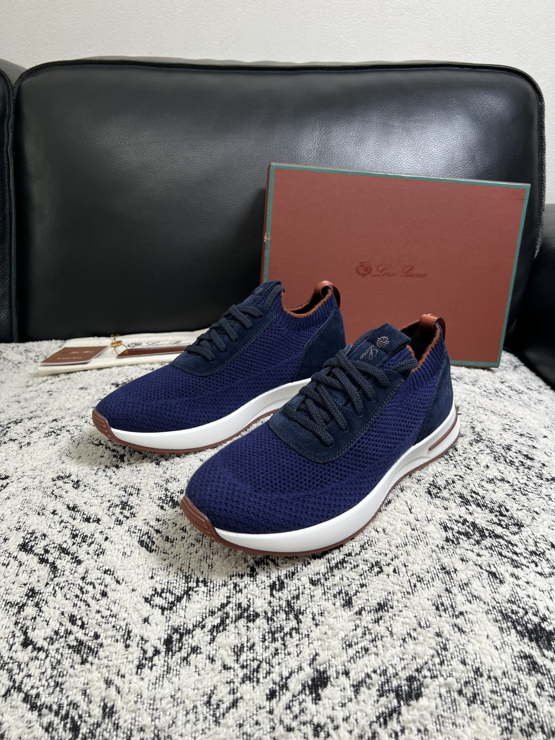 Loro Piana  高品质  顶级工艺品  诺悠翩雅  新品专柜同步原厂配置，鞋面意大利进口牛皮面料，高品质拼接工艺