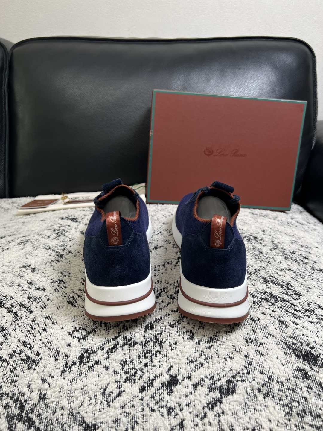 Loro Piana  高品质  顶级工艺品  诺悠翩雅  新品专柜同步原厂配置，鞋面意大利进口牛皮面料，高品质拼接工艺