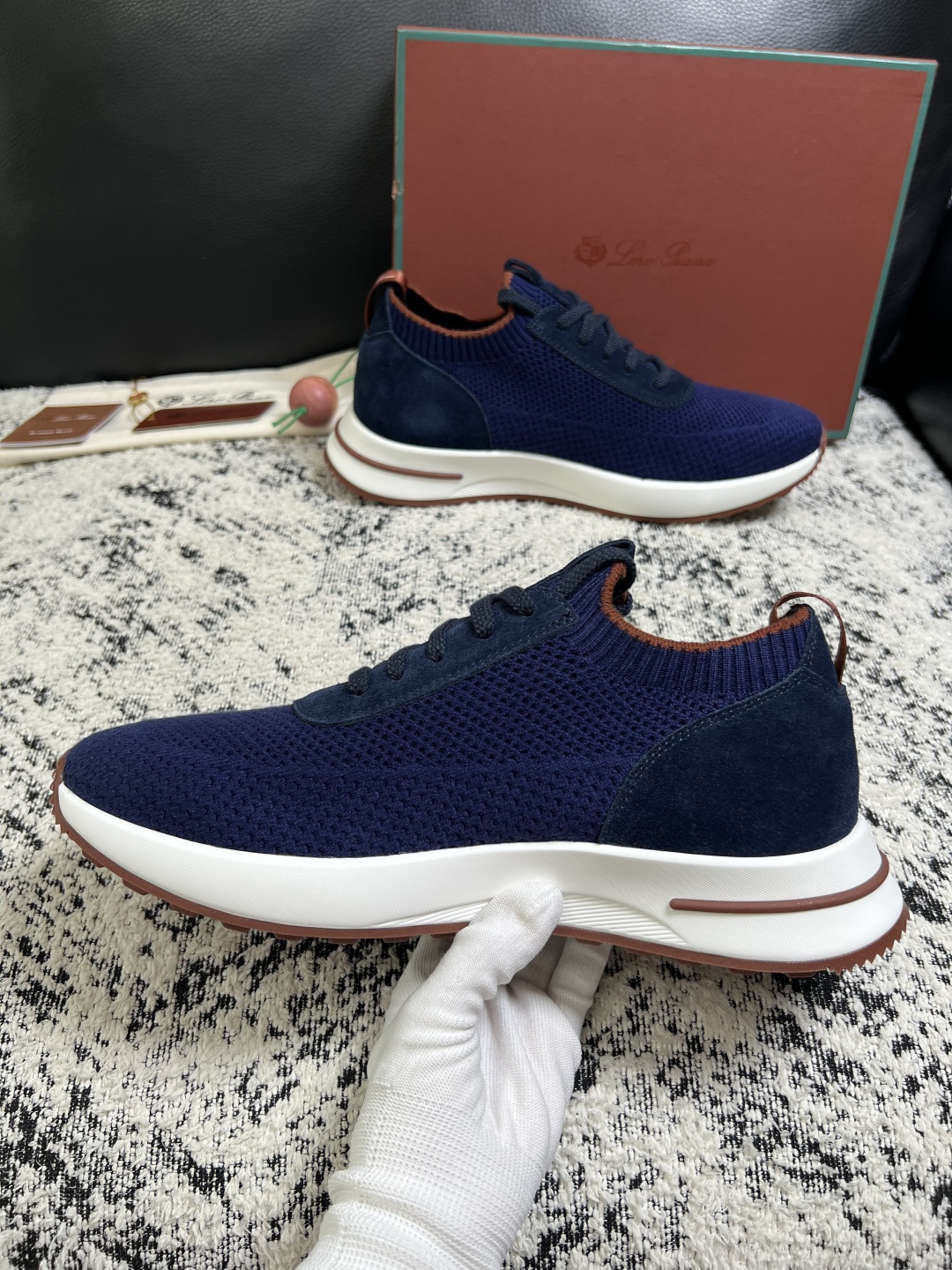 Loro Piana  高品质  顶级工艺品  诺悠翩雅  新品专柜同步原厂配置，鞋面意大利进口牛皮面料，高品质拼接工艺