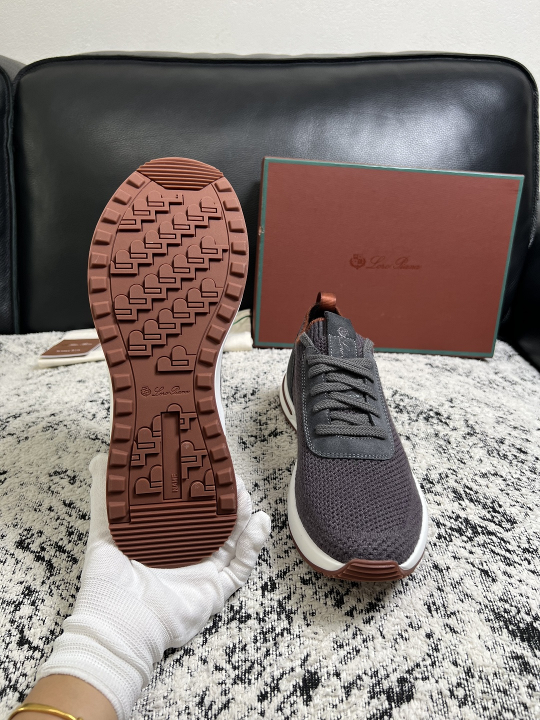 Loro Piana  高品质  顶级工艺品  诺悠翩雅  新品专柜同步原厂配置，鞋面意大利进口牛皮面料，高品质拼接工艺