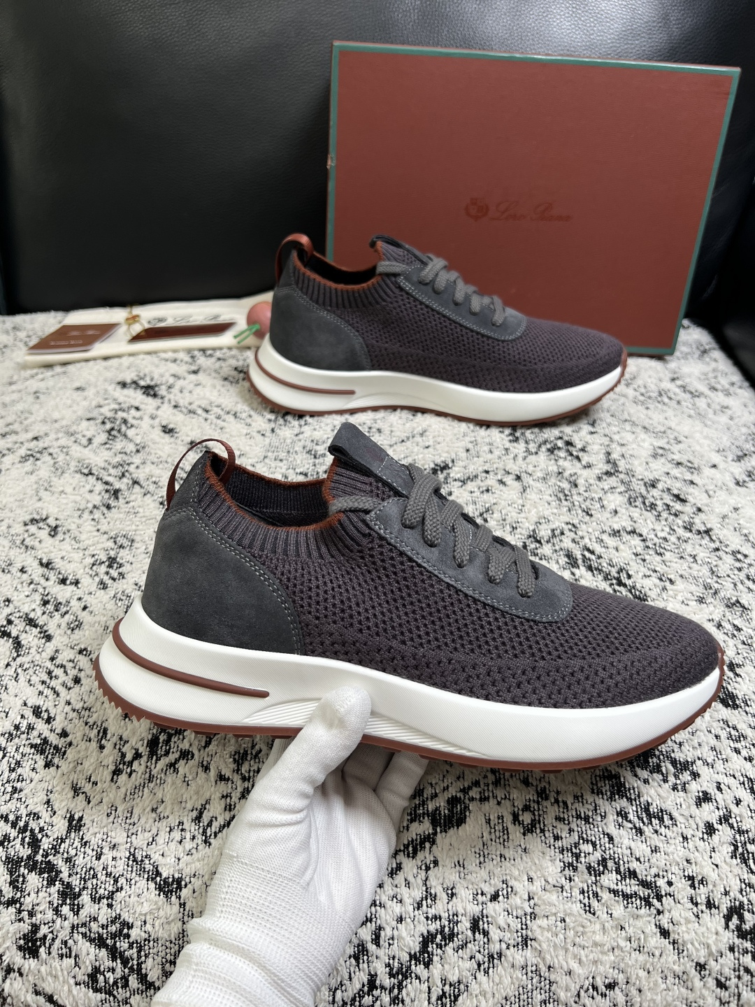 Loro Piana  高品质  顶级工艺品  诺悠翩雅  新品专柜同步原厂配置，鞋面意大利进口牛皮面料，高品质拼接工艺