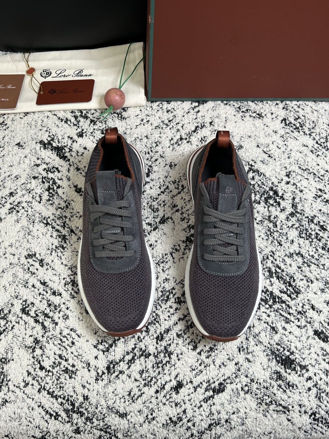 Loro Piana  高品质  顶级工艺品  诺悠翩雅  新品专柜同步原厂配置，鞋面意大利进口牛皮面料，高品质拼接工艺