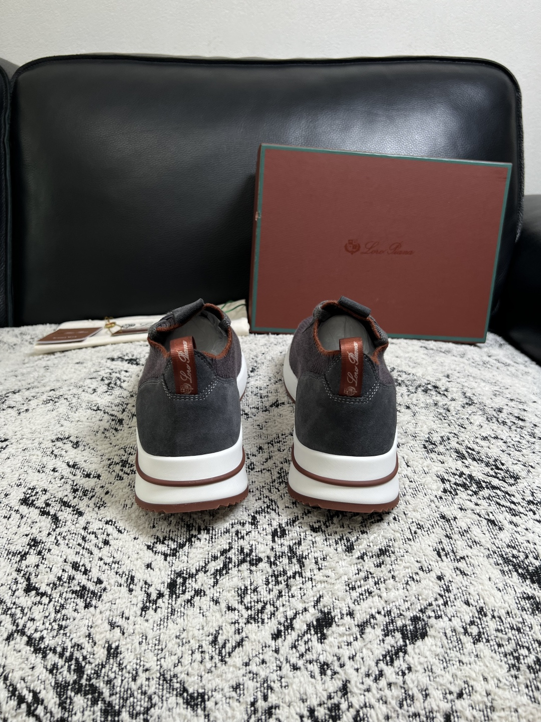 Loro Piana  高品质  顶级工艺品  诺悠翩雅  新品专柜同步原厂配置，鞋面意大利进口牛皮面料，高品质拼接工艺