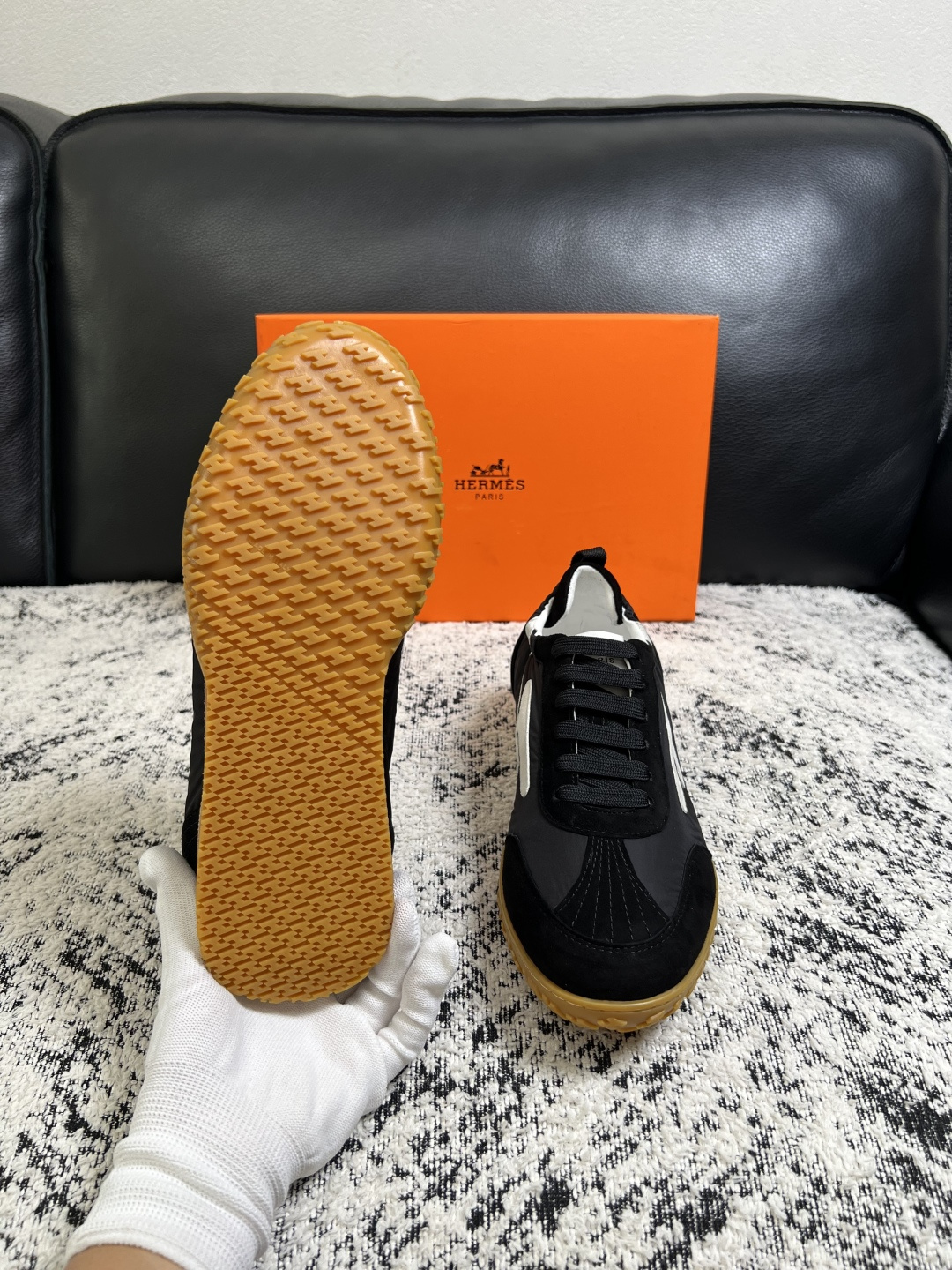 Hermes  高品质  顶级工艺品  爱马仕 专柜同步发售原厂配置，意大利进口原版牛皮面料，高品质拼接工艺，全进口水染
