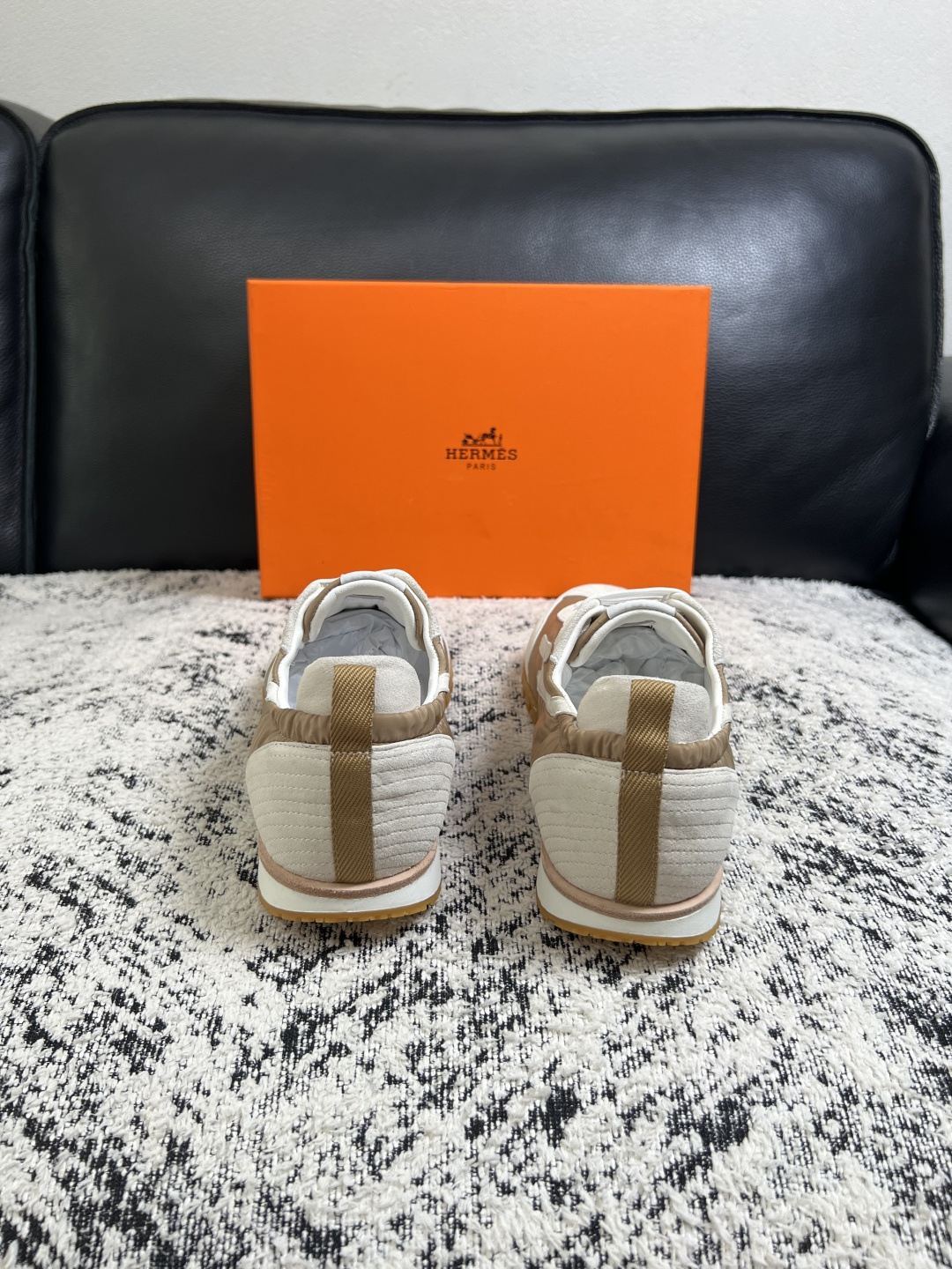 Hermes  高品质  顶级工艺品  爱马仕 专柜同步发售原厂配置，意大利进口原版牛皮面料，高品质拼接工艺，全进口水染