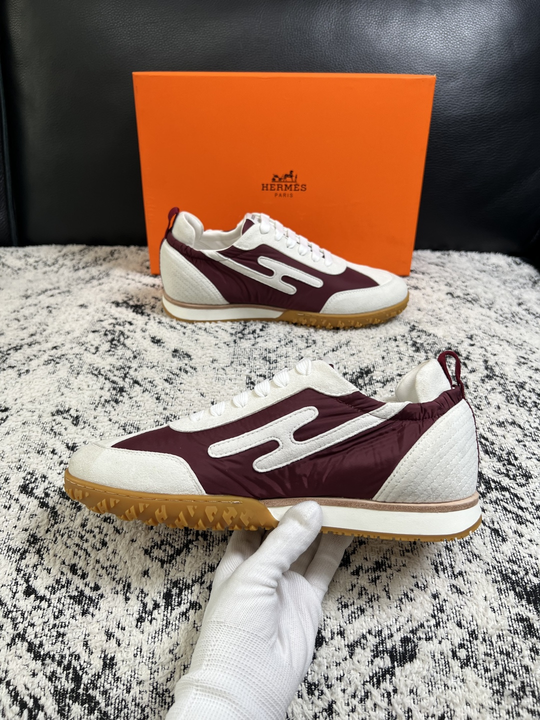 Hermes  高品质  顶级工艺品  爱马仕 专柜同步发售原厂配置，意大利进口原版牛皮面料，高品质拼接工艺，全进口水染