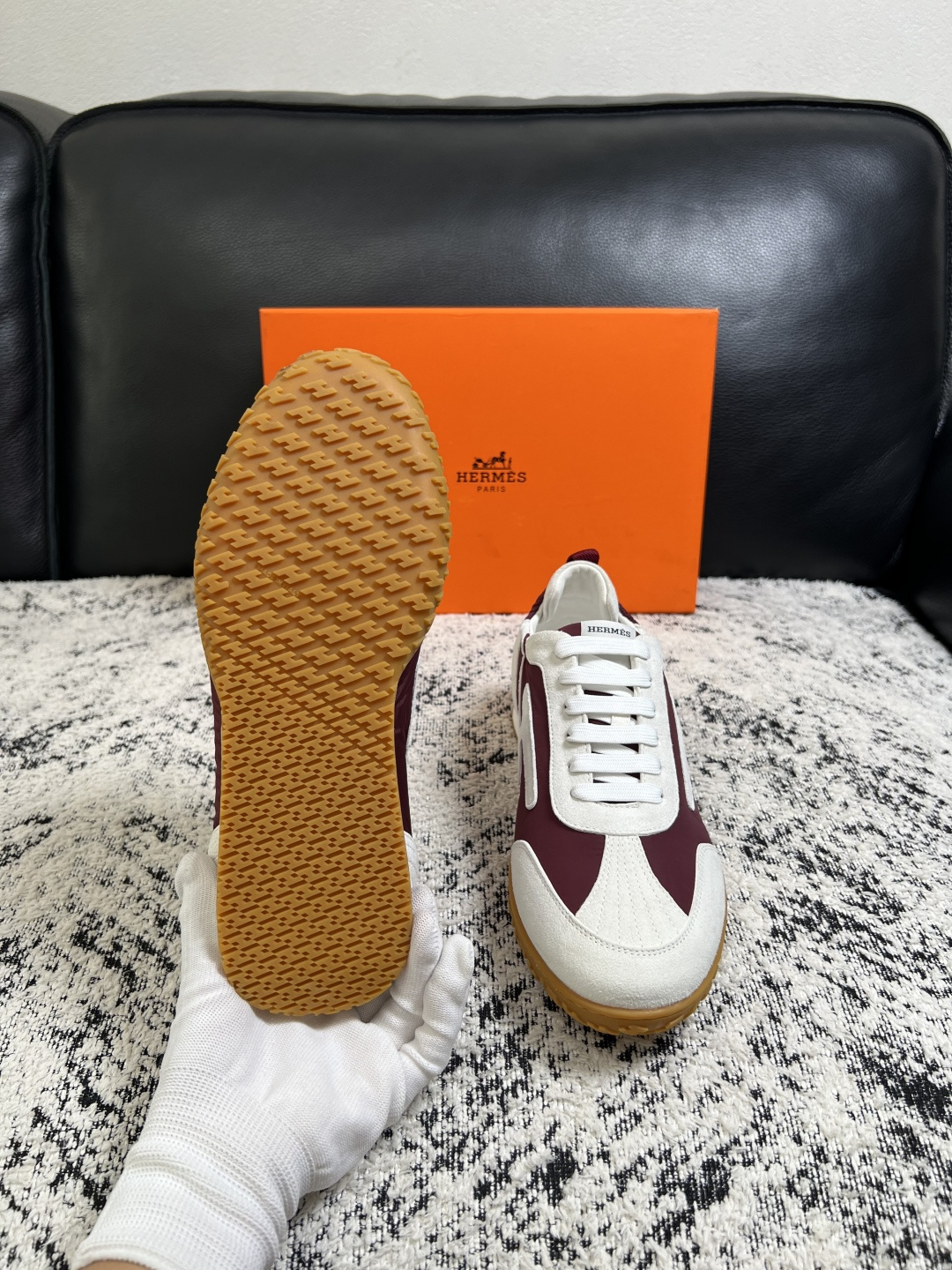 Hermes  高品质  顶级工艺品  爱马仕 专柜同步发售原厂配置，意大利进口原版牛皮面料，高品质拼接工艺，全进口水染
