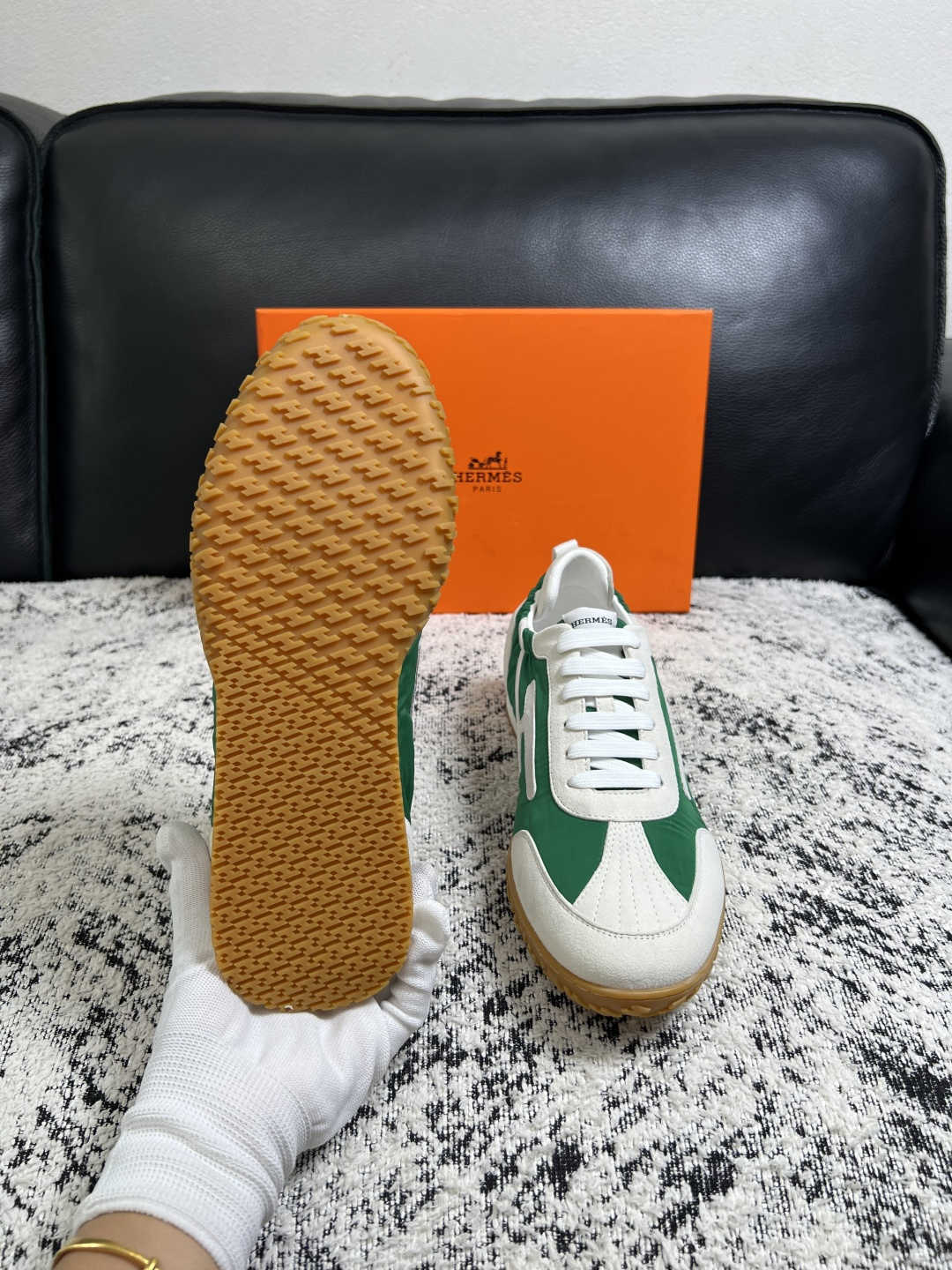 Hermes  高品质  顶级工艺品  爱马仕 专柜同步发售原厂配置，意大利进口原版牛皮面料，高品质拼接工艺，全进口水染
