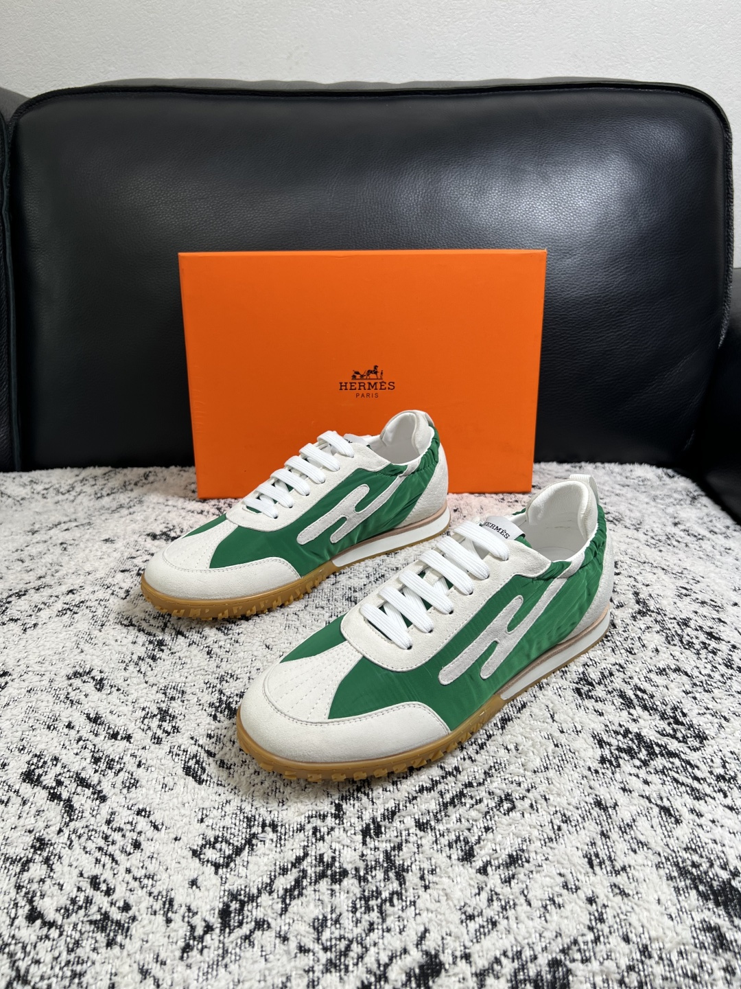 Hermes  高品质  顶级工艺品  爱马仕 专柜同步发售原厂配置，意大利进口原版牛皮面料，高品质拼接工艺，全进口水染