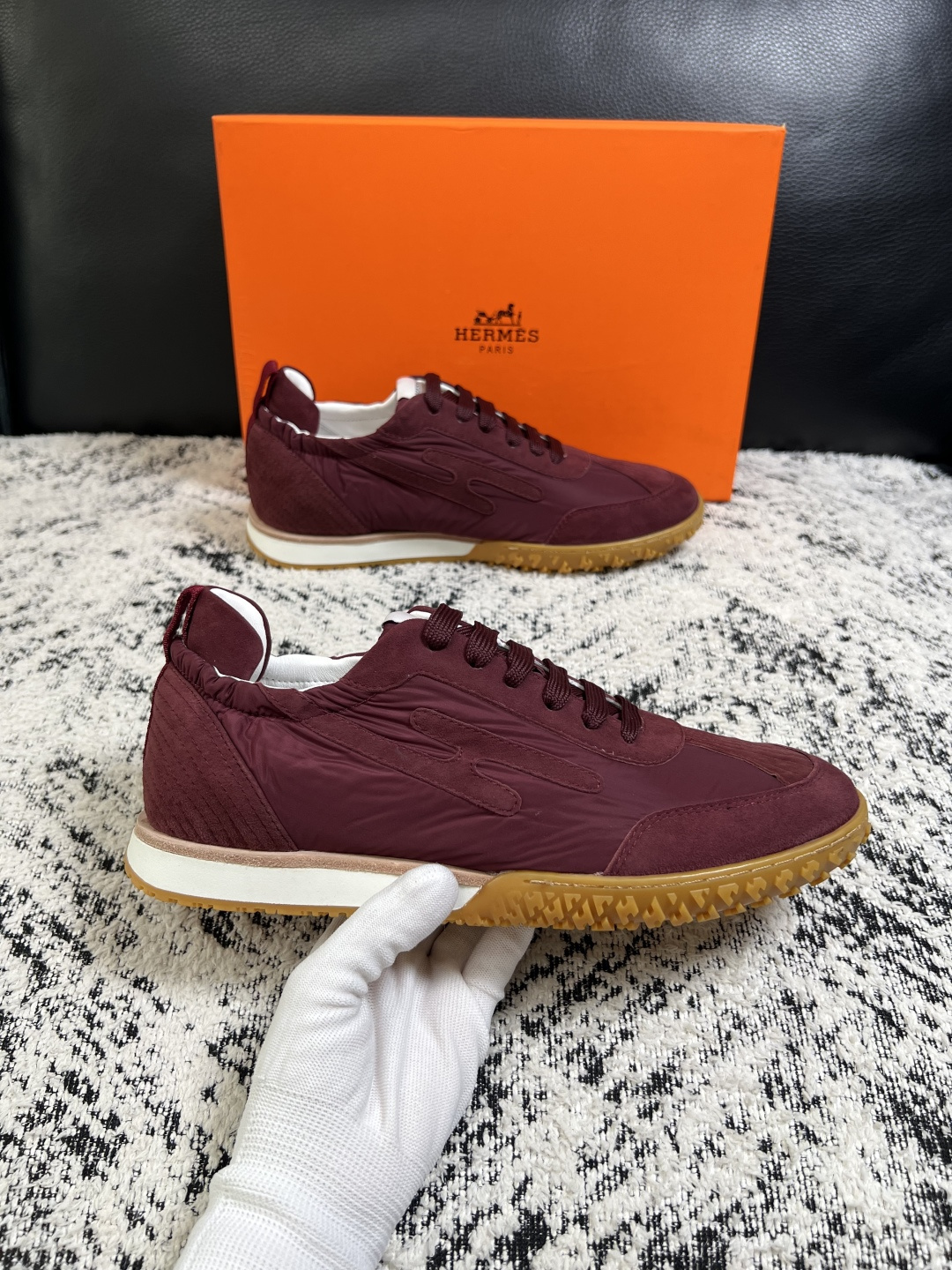 Hermes  高品质  顶级工艺品  爱马仕 专柜同步发售原厂配置，意大利进口原版牛皮面料，高品质拼接工艺，全进口水染