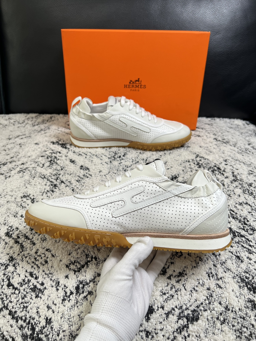 Hermes  高品质  顶级工艺品  爱马仕 专柜同步发售原厂配置，意大利进口原版牛皮面料，高品质拼接工艺，全进口水染
